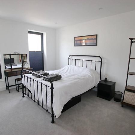 Modern Home For Small Groups By Stones Throw Apartments - Free Parking - Sea View Worthing Esterno foto
