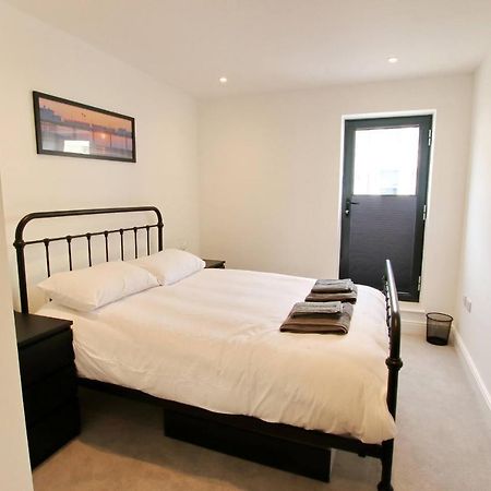 Modern Home For Small Groups By Stones Throw Apartments - Free Parking - Sea View Worthing Esterno foto