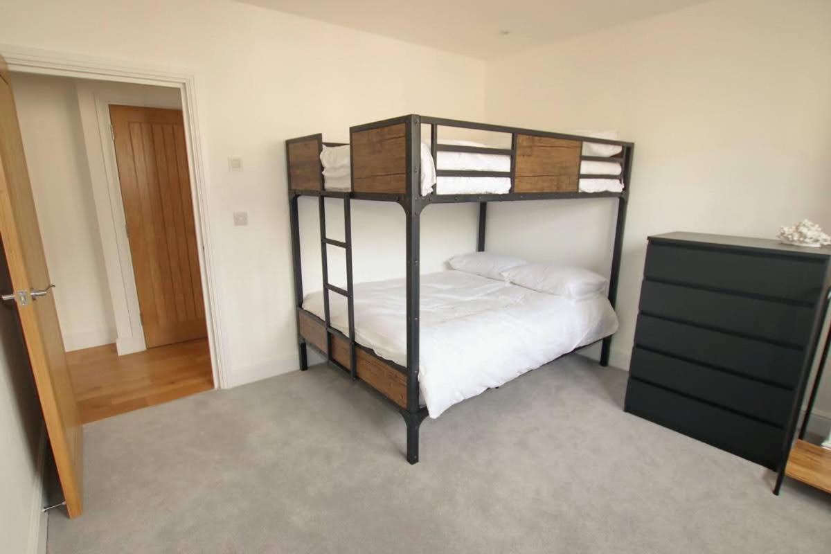 Modern Home For Small Groups By Stones Throw Apartments - Free Parking - Sea View Worthing Esterno foto