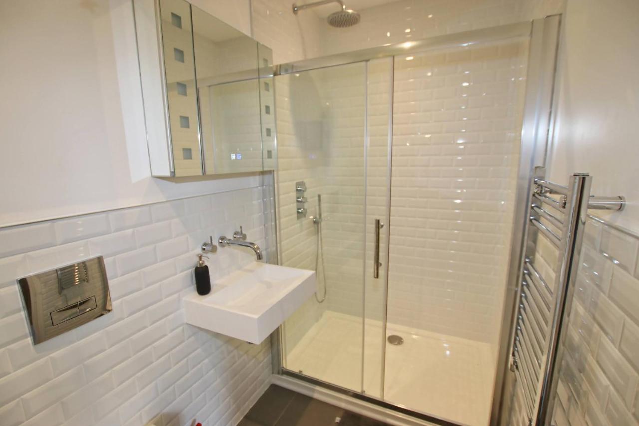 Modern Home For Small Groups By Stones Throw Apartments - Free Parking - Sea View Worthing Esterno foto